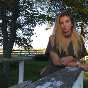 Meet your Posher, Valerie